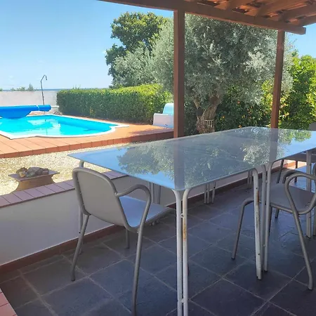 Сasa de vacaciones With Pool *