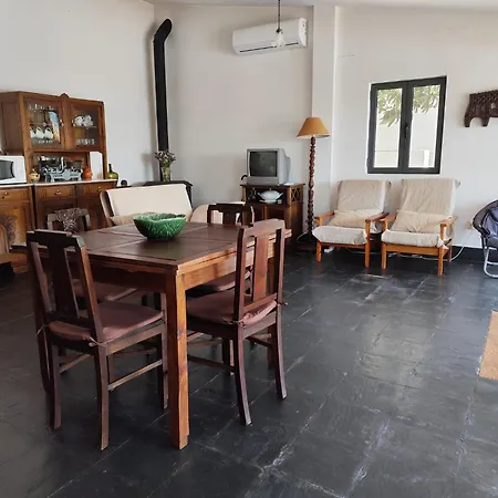 With Pool Ferienhaus