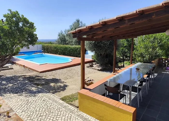 With Pool Semesterbostad *