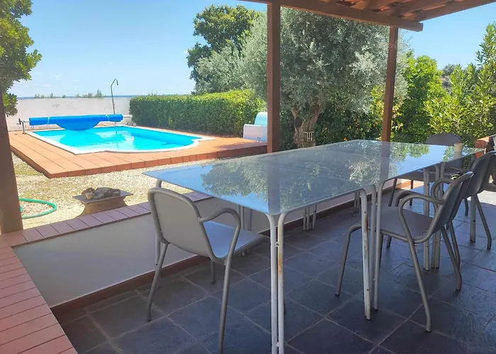 Vakantiehuis With Pool *