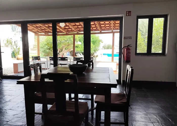 With Pool Semesterbostad *